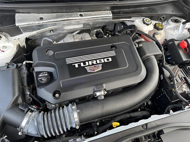 Photo of 2024 Crystal White Tricoat Cadillac XT4