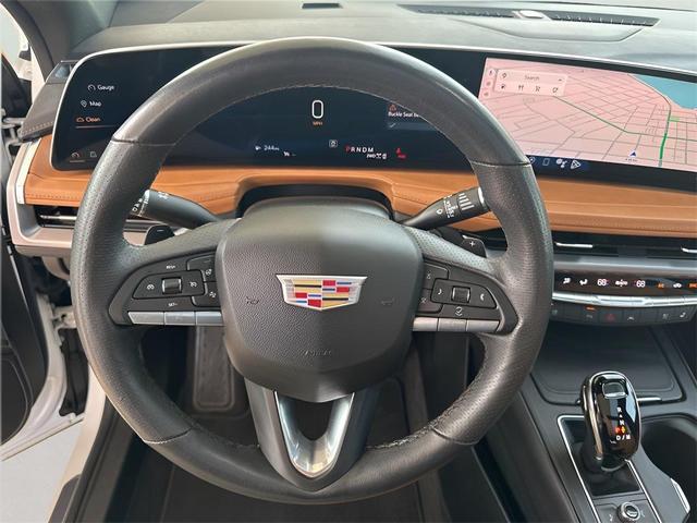 Photo of 2024 Crystal White Tricoat Cadillac XT4