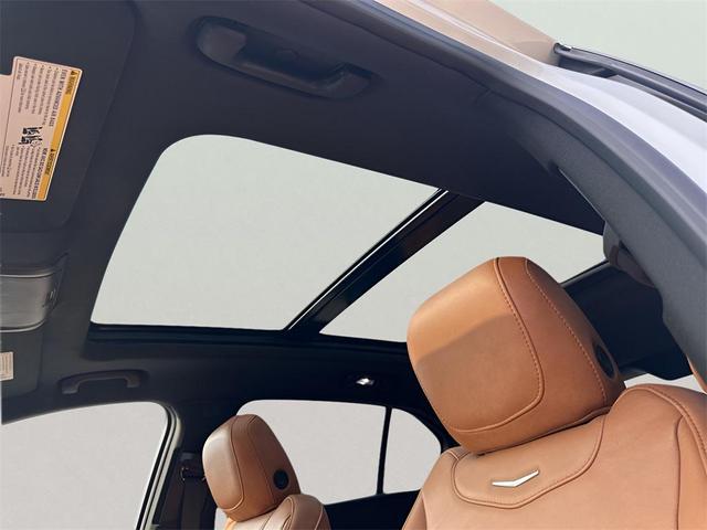 Photo of 2024 Crystal White Tricoat Cadillac XT4
