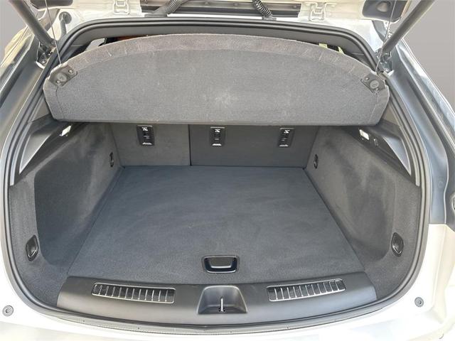 Photo of 2024 Crystal White Tricoat Cadillac XT4