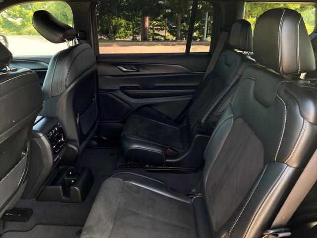 Photo of 2023 Velvet Red Pearlcoat Jeep Grand Cherokee L