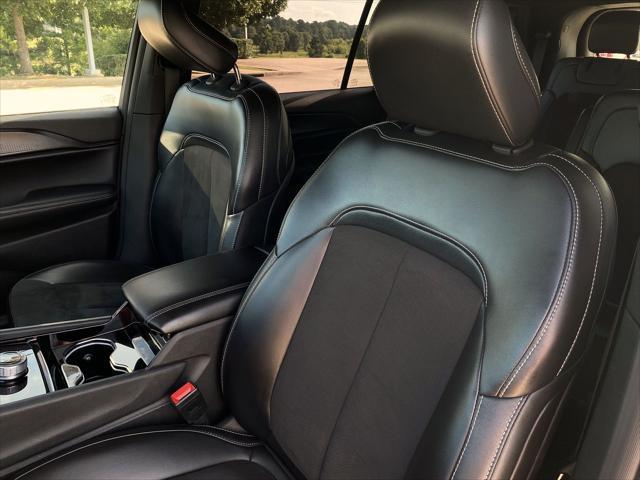 Photo of 2023 Velvet Red Pearlcoat Jeep Grand Cherokee L