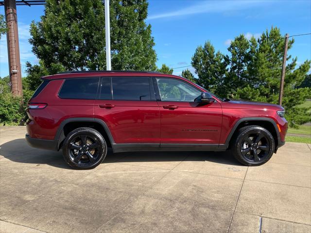 Photo of 2023 Velvet Red Pearlcoat Jeep Grand Cherokee L