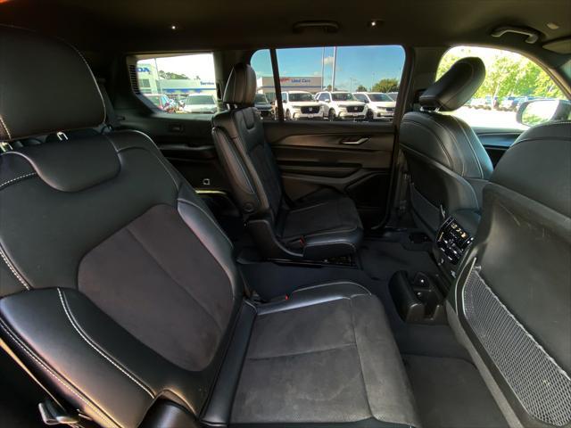 Photo of 2023 Velvet Red Pearlcoat Jeep Grand Cherokee L