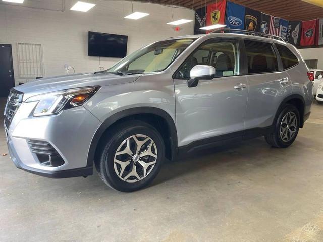 Photo of 2023 Ice Silver Metallic Subaru Forester