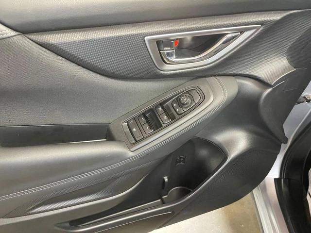 Photo of 2023 Ice Silver Metallic Subaru Forester