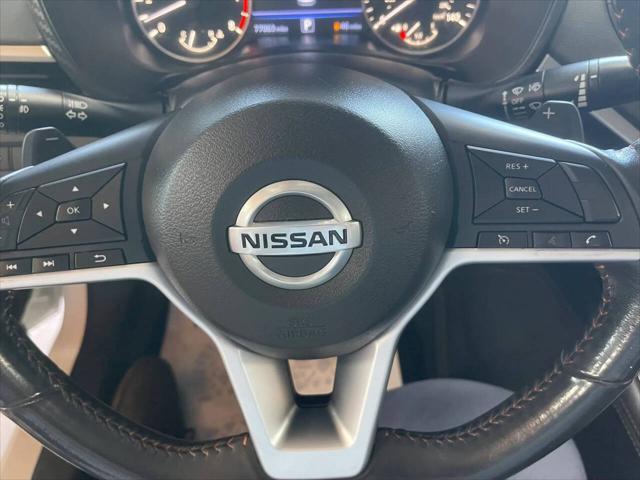 Photo of 2022 White Nissan Altima