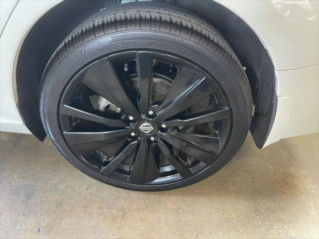 Photo of 2022 White Nissan Altima