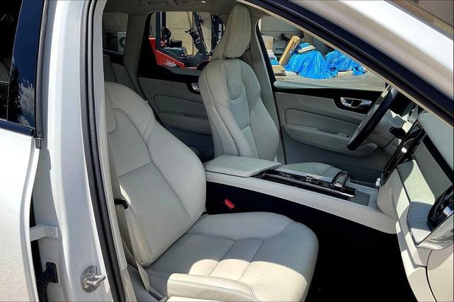 Photo of 2024 White Volvo XC60