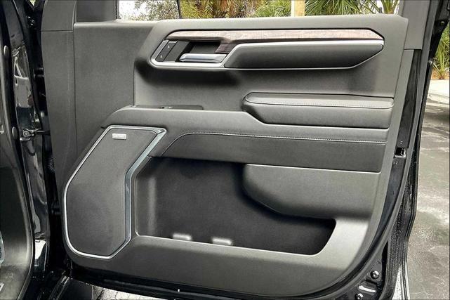 Photo of 2022 Black Chevrolet Silverado 1500