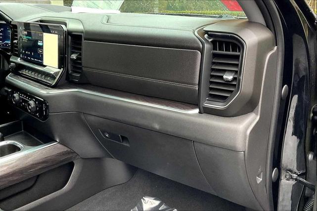 Photo of 2022 Black Chevrolet Silverado 1500