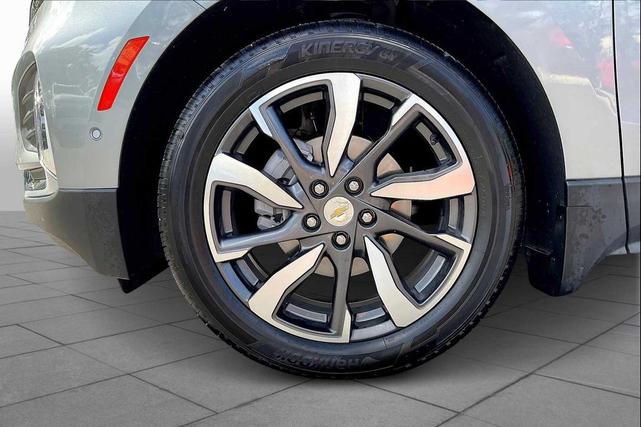 Photo of 2023 Gray Chevrolet Equinox