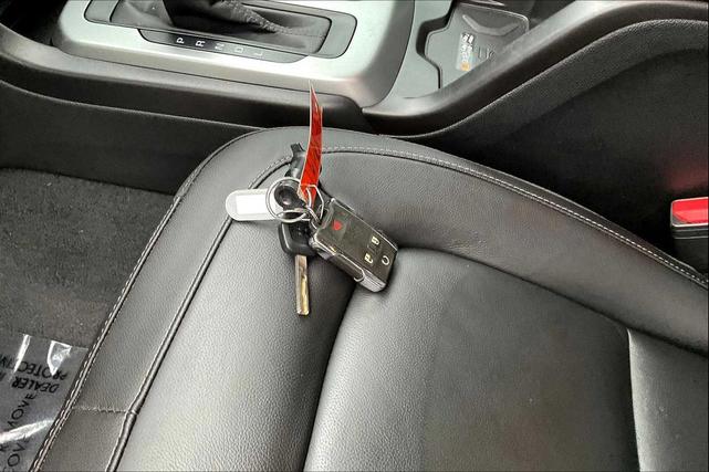 Photo of 2022 Tan Chevrolet Colorado