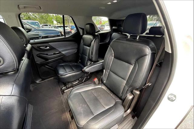Photo of 2021 White Chevrolet Traverse