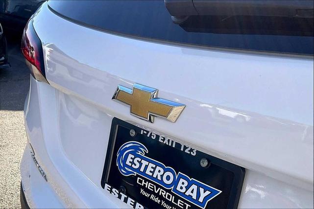 Photo of 2023 White Chevrolet Equinox