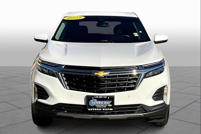 Photo of 2023 White Chevrolet Equinox