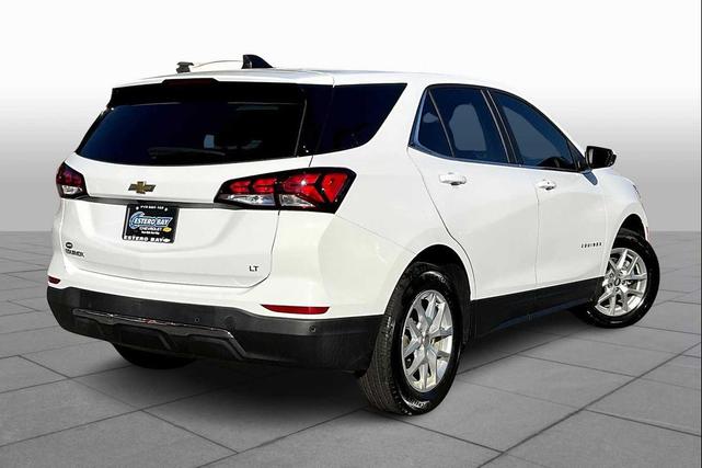 Photo of 2023 White Chevrolet Equinox