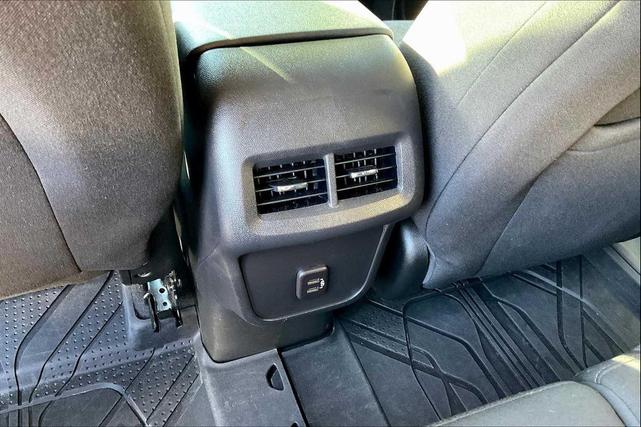 Photo of 2023 White Chevrolet Equinox