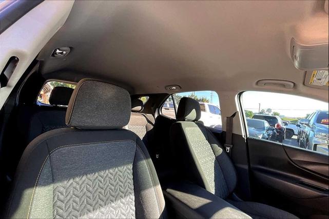 Photo of 2023 White Chevrolet Equinox