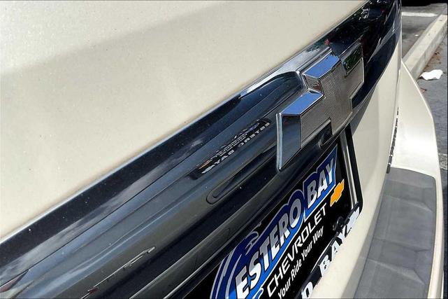 Photo of 2015 White Chevrolet Equinox