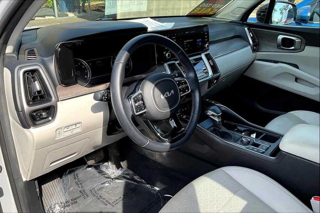 Photo of 2022 Gray Kia Sorento