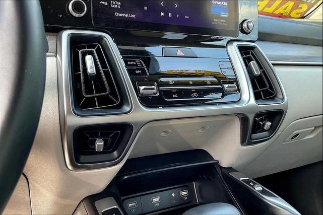 Photo of 2022 Gray Kia Sorento