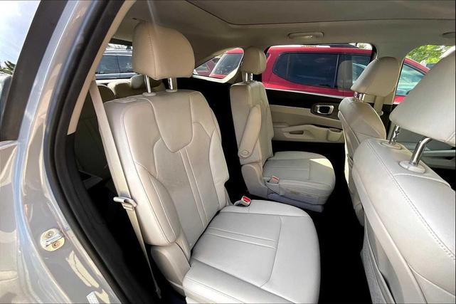 Photo of 2022 Gray Kia Sorento