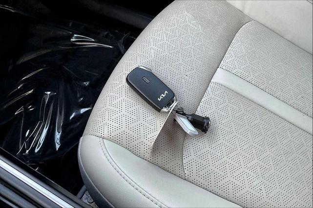 Photo of 2022 Gray Kia Sorento