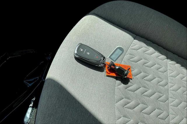 Photo of 2023 Blue Chevrolet Equinox