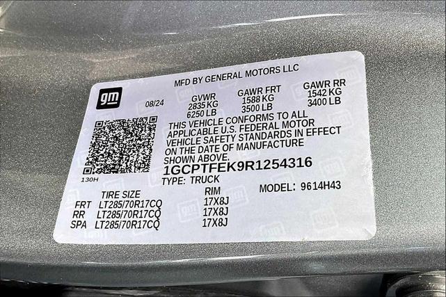 Photo of 2024 Gray Chevrolet Colorado