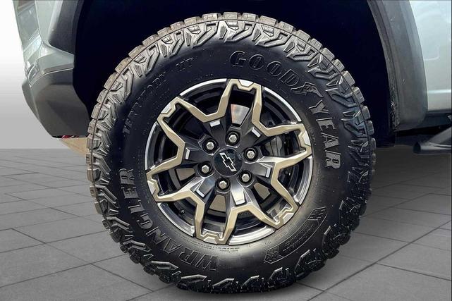 Photo of 2024 Gray Chevrolet Colorado