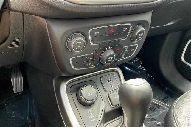 Photo of 2018 Blue Jeep Compass