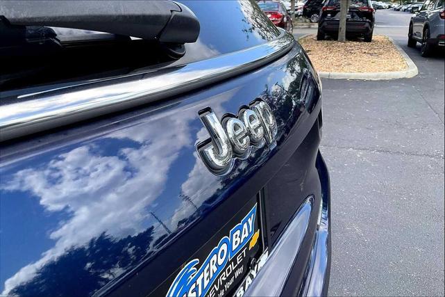 Photo of 2018 Blue Jeep Compass