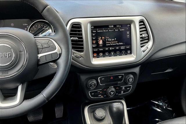 Photo of 2018 Blue Jeep Compass