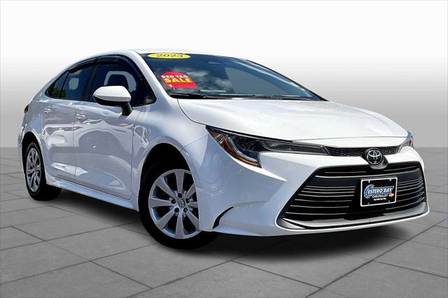 Photo of 2023 White Toyota Corolla