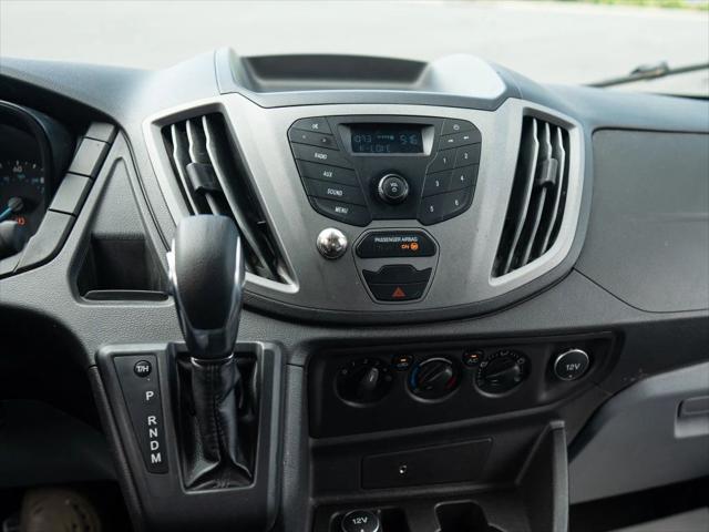 Photo of 2018 Oxford White Ford Transit-350