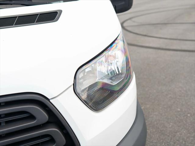 Photo of 2018 Oxford White Ford Transit-350