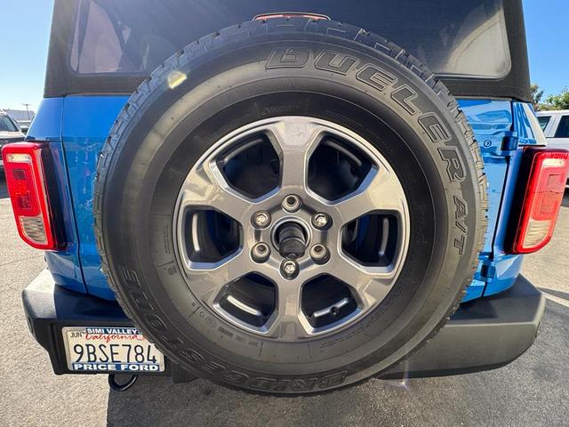 Photo of 2022 Velocity Blue Metallic Ford Bronco