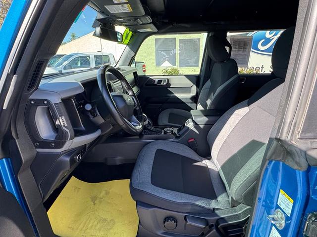 Photo of 2022 Velocity Blue Metallic Ford Bronco