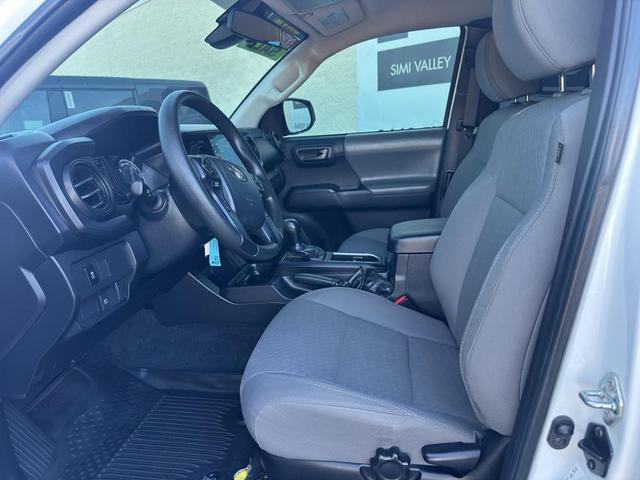 Photo of 2020 Super White Toyota Tacoma