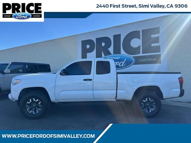 Photo of 2020 Super White Toyota Tacoma