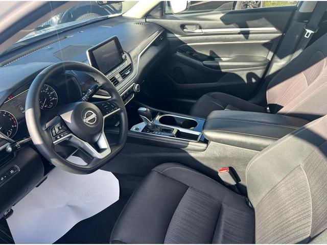 Photo of 2023 Brilliant Silver Metallic Nissan Altima