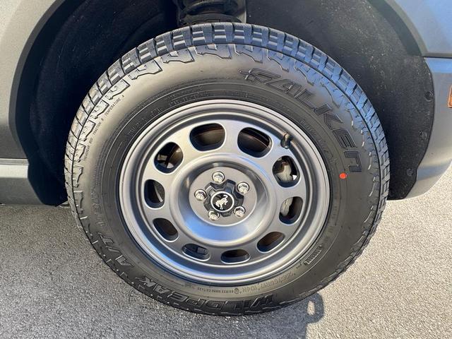 Photo of 2022 Oxford White Ford Bronco Sport