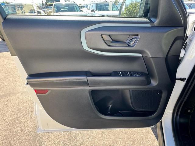 Photo of 2022 Oxford White Ford Bronco Sport
