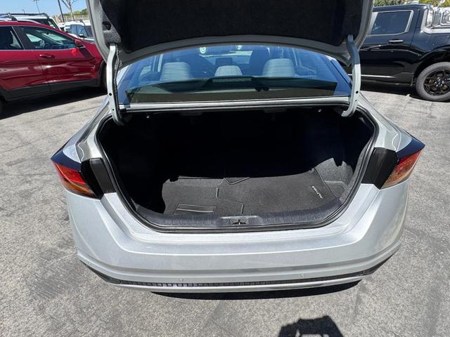 Photo of 2023 Brilliant Silver Metallic Nissan Altima