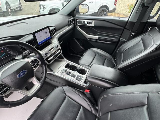 Photo of 2023 Oxford White Ford Explorer