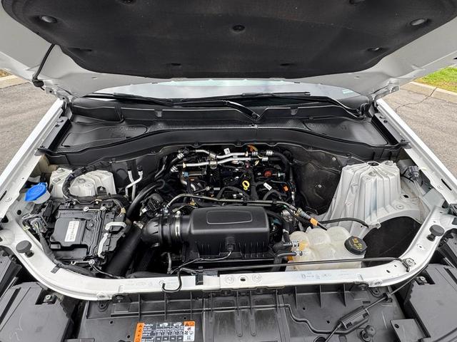 Photo of 2023 Oxford White Ford Explorer