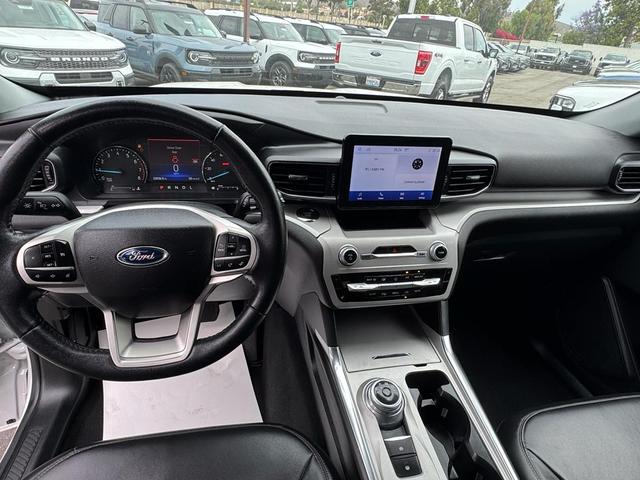 Photo of 2023 Oxford White Ford Explorer