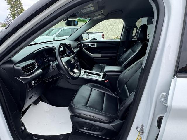 Photo of 2023 Oxford White Ford Explorer