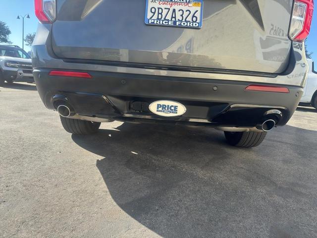 Photo of 2022 Carbonized Gray Metallic Ford Explorer